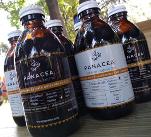 Café jarabe de vainilla y piloncillo, botella de 500 ml.